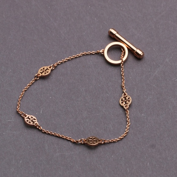 Tory Burch Logo Toggle Short bracelet in Rose Gold - Picture 4 of 4